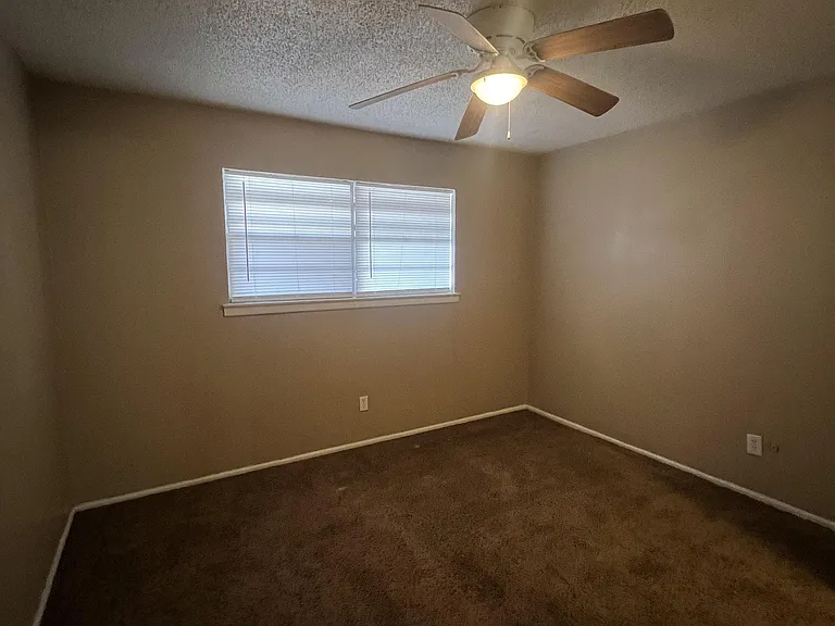124 Temple Ave — Photo 5