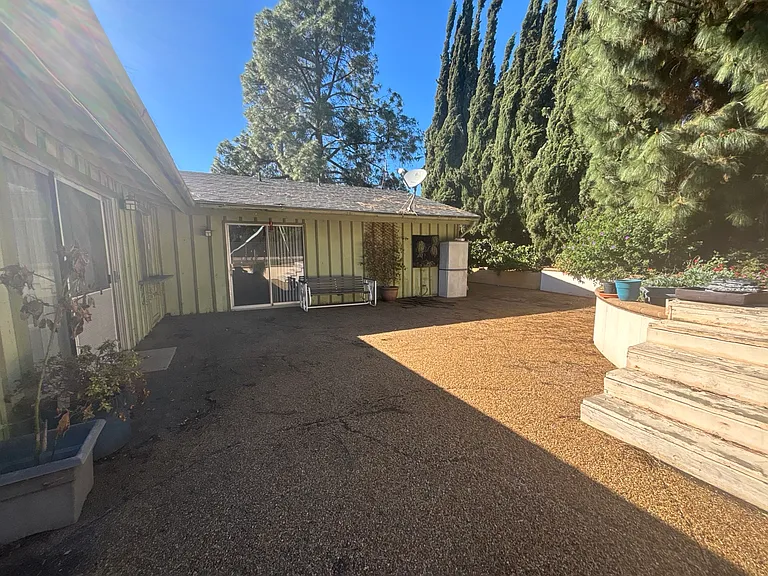 1432 Wardman Dr — Photo 17