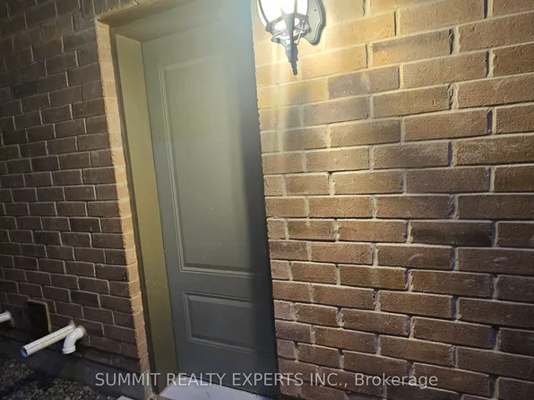 27 James Walker Ave, Caledon, ON L7C 4M9