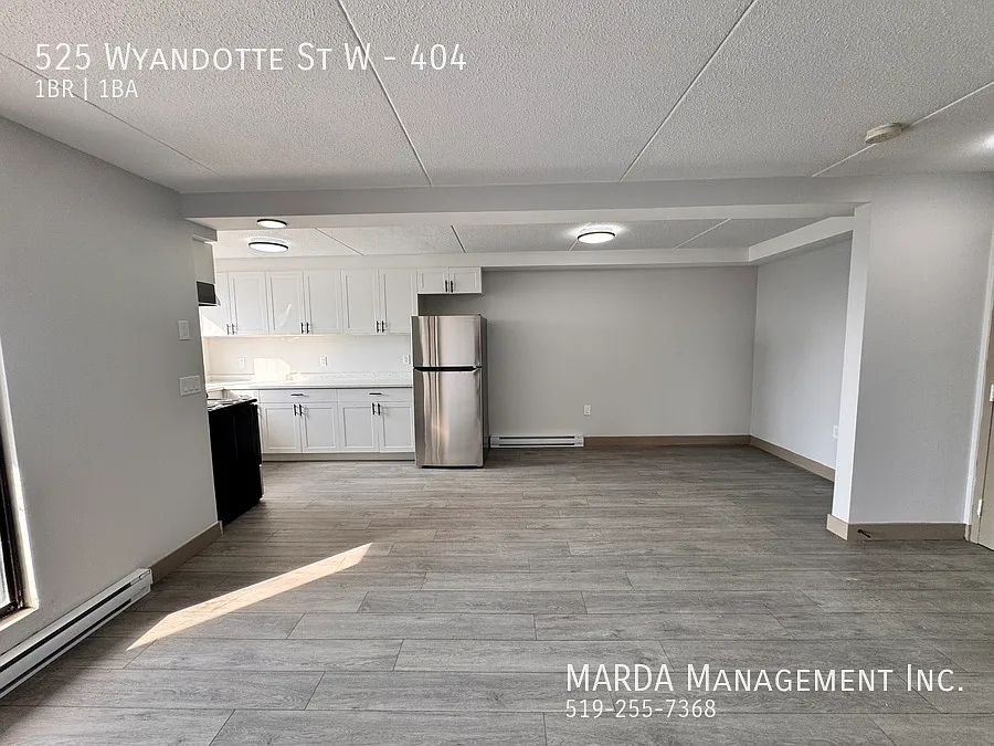 Building Photo - 525 Wyandotte St W #404