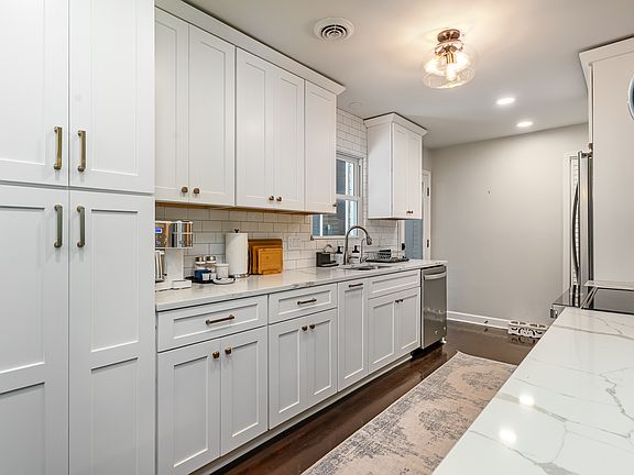4th image of 576 Vaux Hall Ave