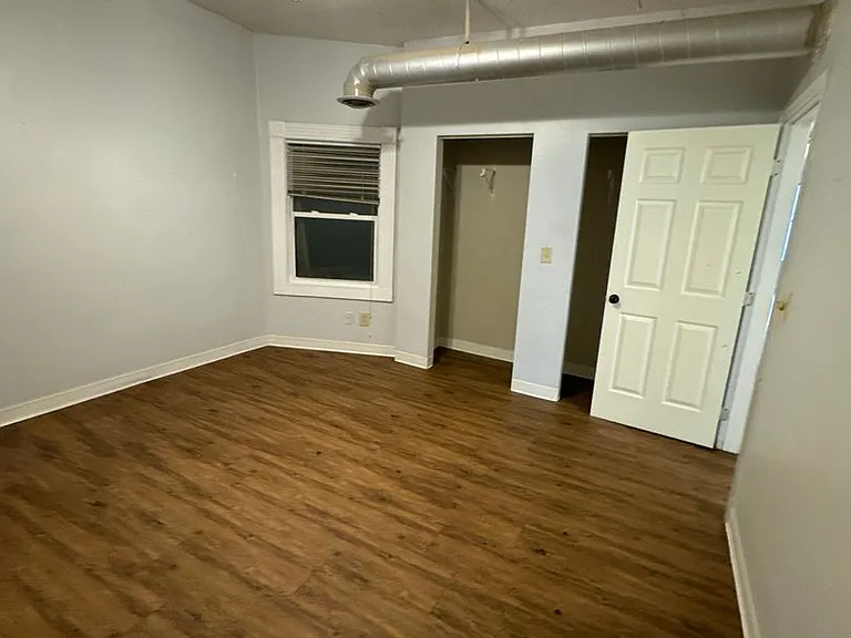 246 W 3rd St — Photo 7