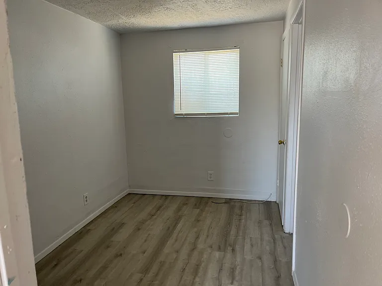 Updated 2 bed / 1 bath in the Near North Valley — Photo 12