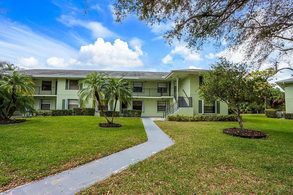 1st image of 1601 Sabal Ridge Cir APT C