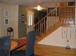 29 Hockanum Rd, Hadley, MA 01035