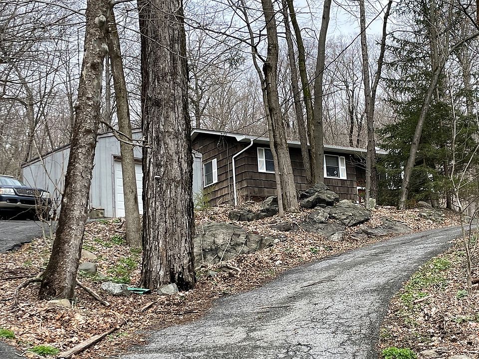 1st image of 218 Haverstraw Rd