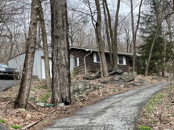 218 Haverstraw Rd, Montebello, NY 10901