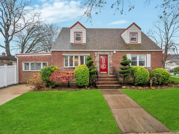 8303 261st Street, Floral Park, NY 11004