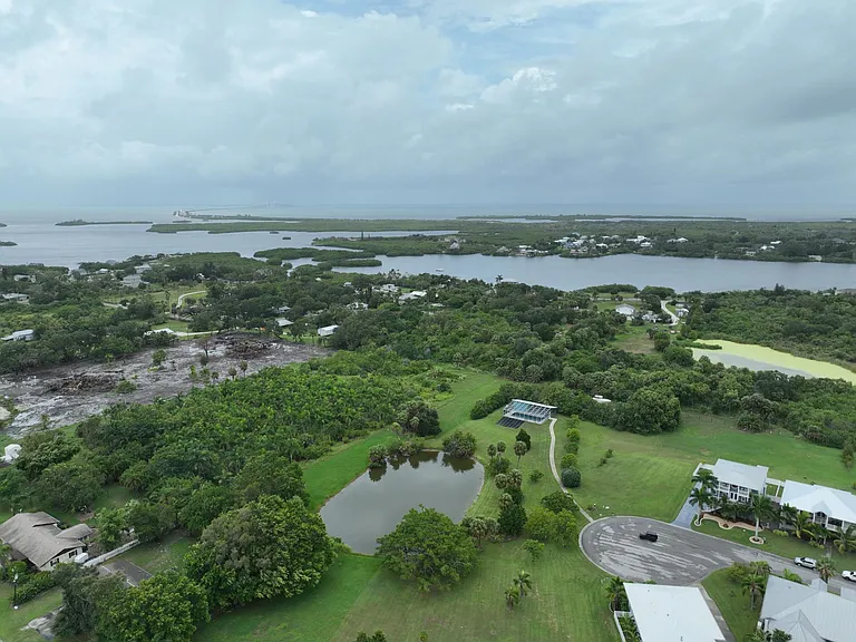 902 Bayshore Dr — Photo 29