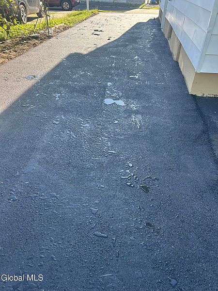2nd image of 822 Sargent Place