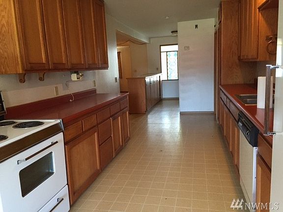 3rd image of 4217 72nd St E