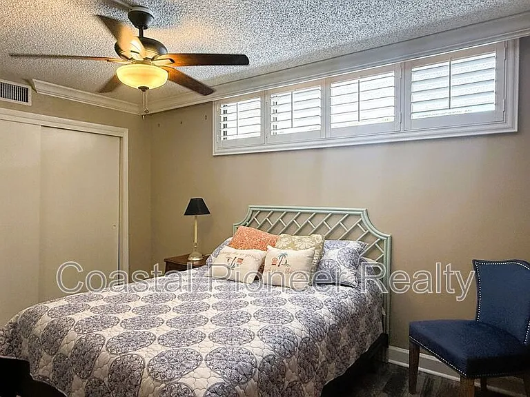 2614 Cove Cay Dr #204 — Photo 23