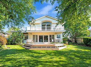 31 Skipper Dr, West Islip, NY 11795