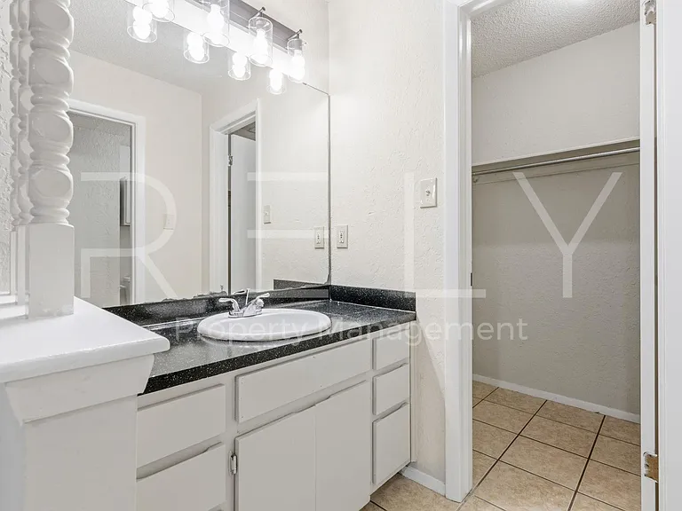 1005 Milford Way #A — Photo 23