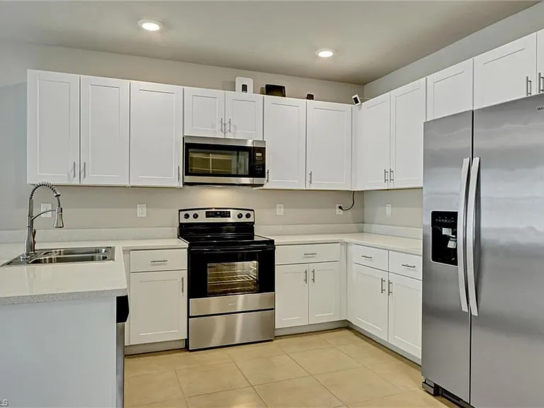 20462 Plumwood Loop — Photo 8