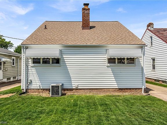 3rd image of 5903 Thornton Dr