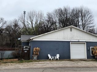227 E Main St, Vinita, OK 74301