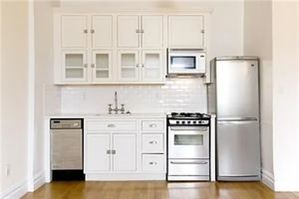 Rented by Douglas Elliman | media 15