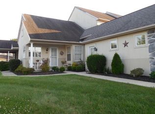 631 Crestgate Pl, Millersville, PA 17551