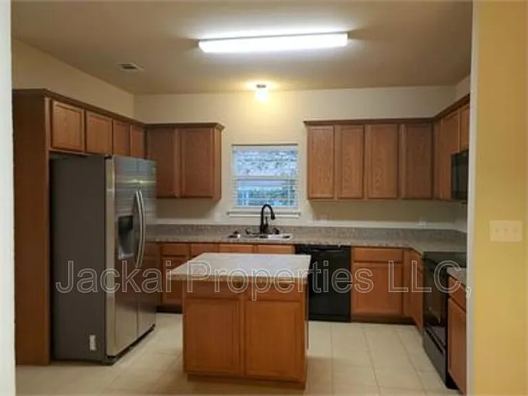 214 N Ricketts St — Photo 7