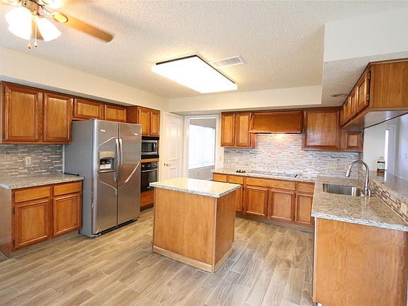 3rd image of 14806 Chetland Place Dr