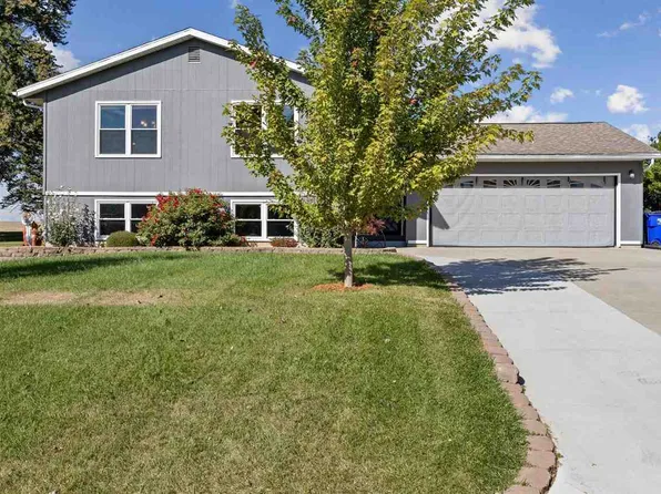 307 Cottage St NW, Shellsburg, IA 52332