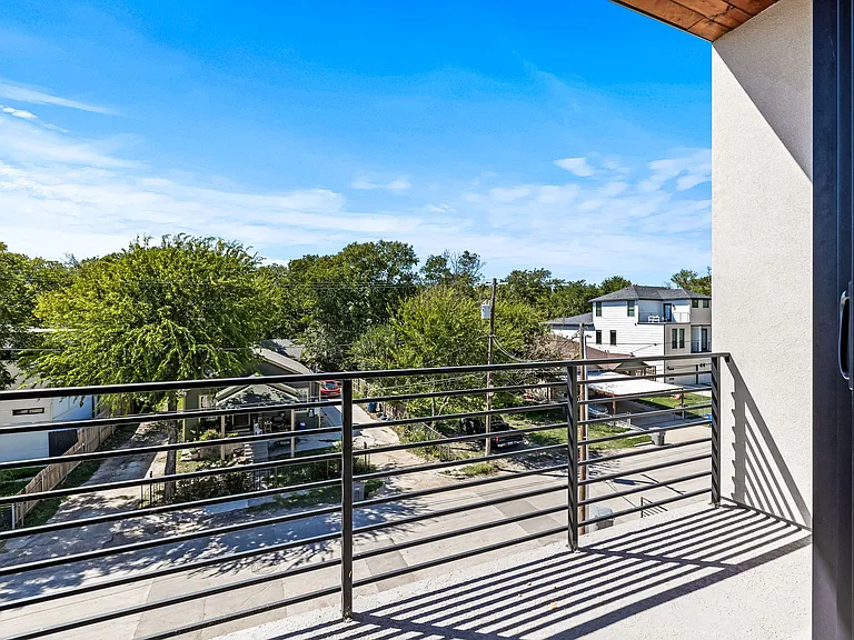 410 Avenue L #B — Photo 12