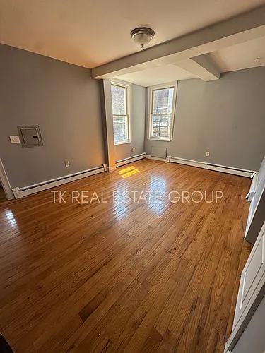 415 37th St #2C Photo 1