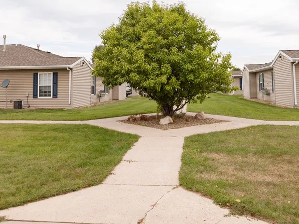 4300 McKenzie Dr SE APT 306, Mandan, ND 58554
