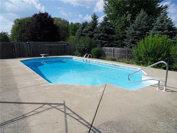 4th image of 1839 Valley Brook Dr