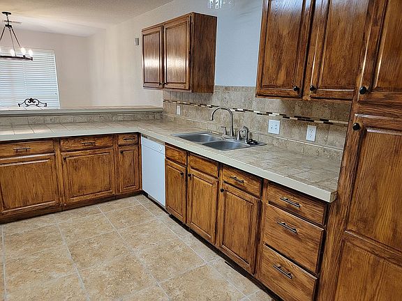 5th image of 801 Chambers Creek Cir Unit H