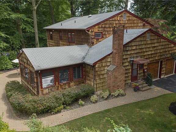 2nd image of 40 Joan Dr