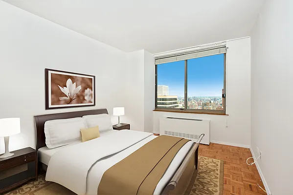 Rented by Douglas Elliman | media 15