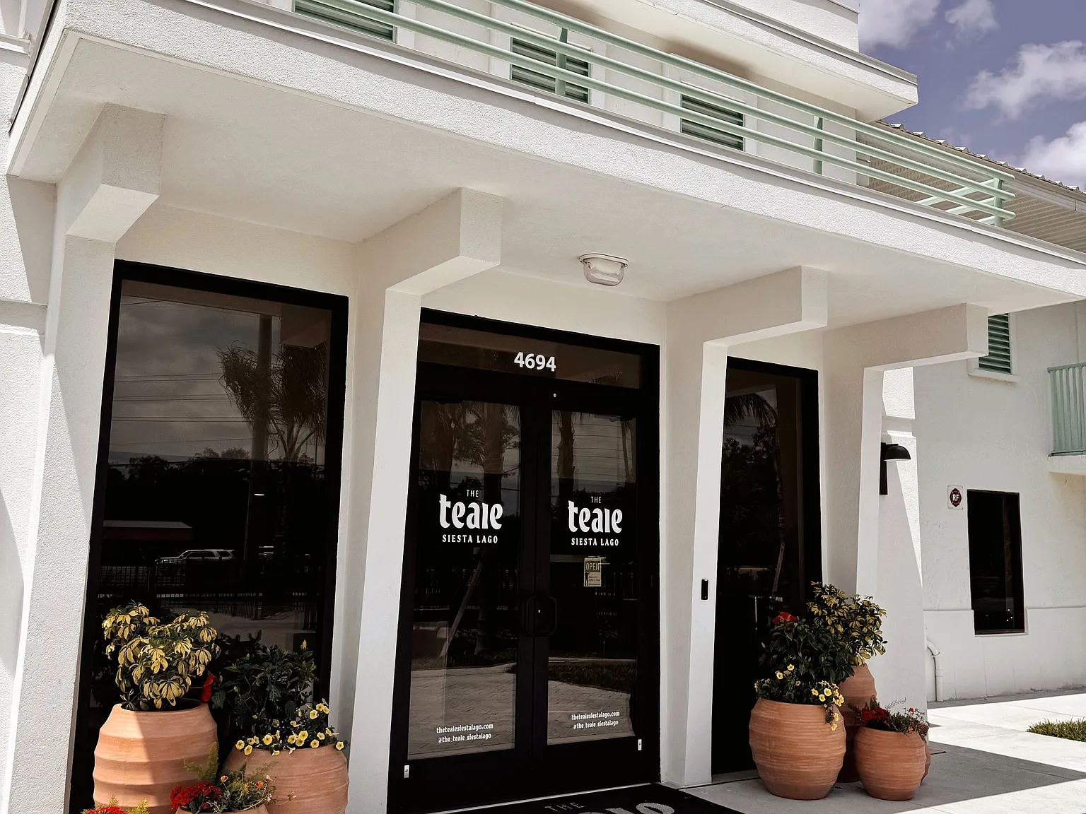The Teale Siesta Lago — Photo 1