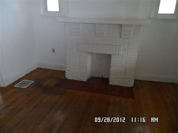 5th image of 5918 E Woodmont Ave