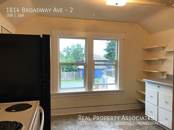 3rd image of 1814 Broadway Ave #2
