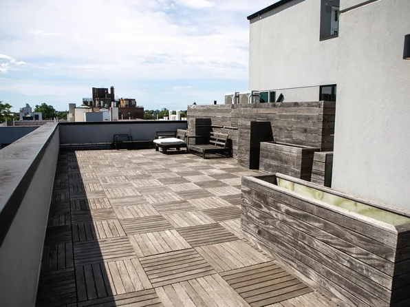 323 East 19th Street image 7 of 16