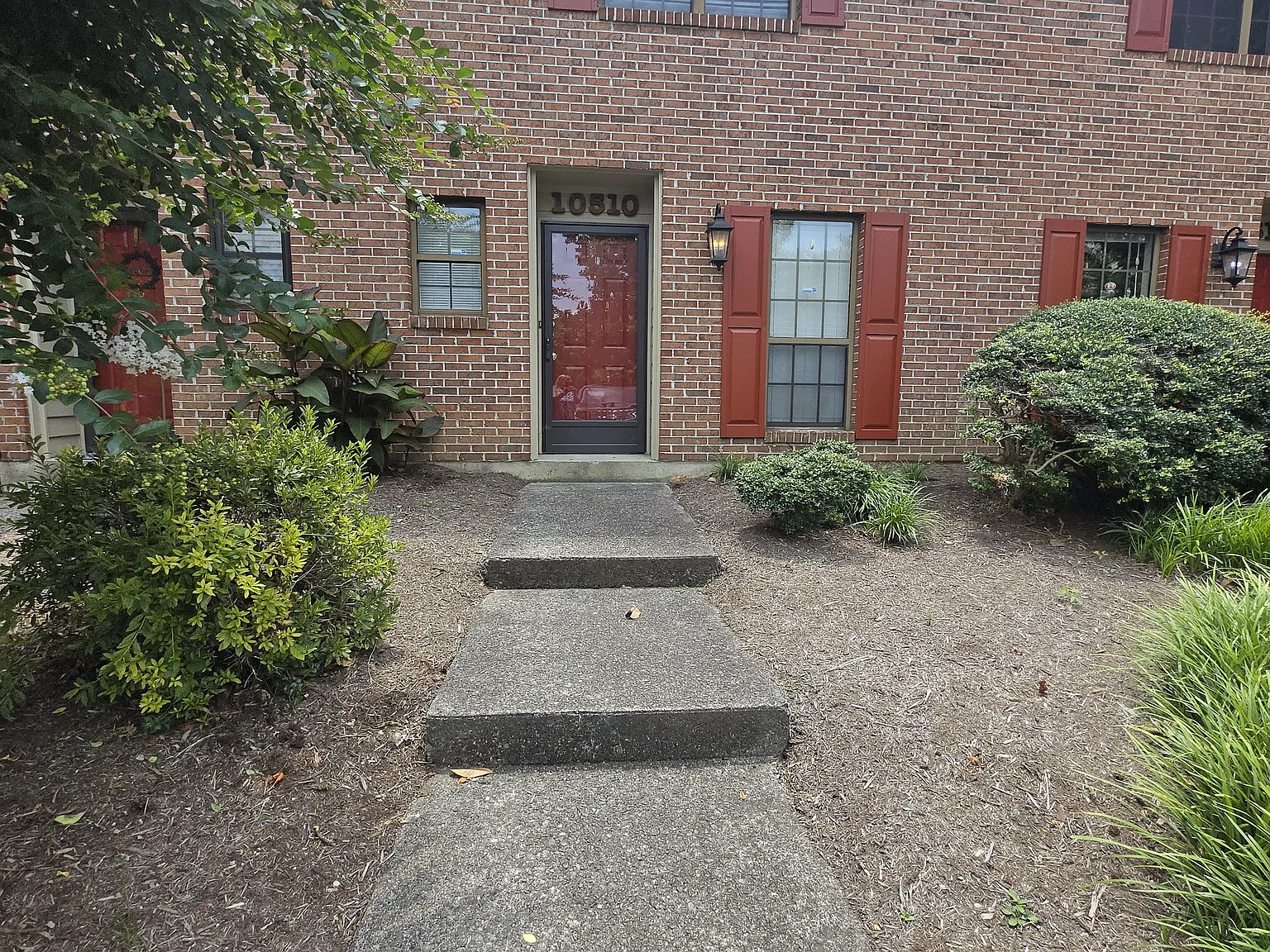 2 bed, 1.5 bath, 1064 sqft, $1,650 — Photo 1