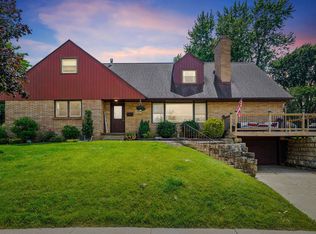 1965 Jeffrey Dr, Dubuque, IA 52001