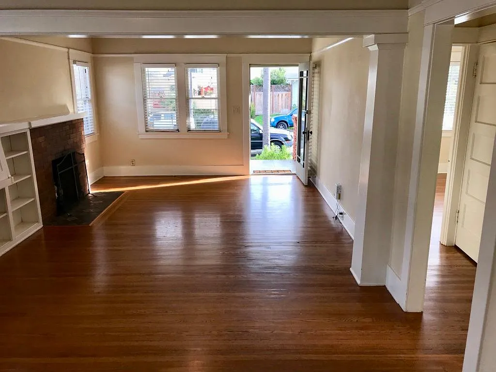 2 bed, 850 sqft, $3,300 — Photo 2