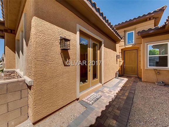 2nd image of 1520 Mustang Dr