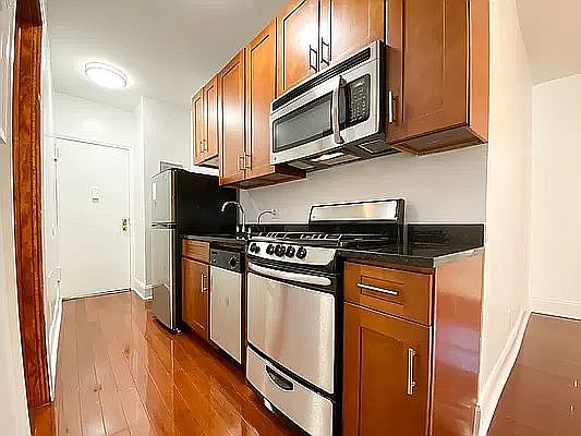 1st image of 560 W 174th St #27