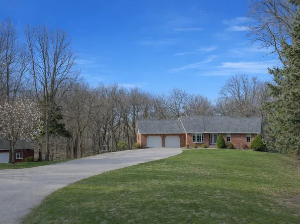6 Maple Dr, Goodfield, IL 61742