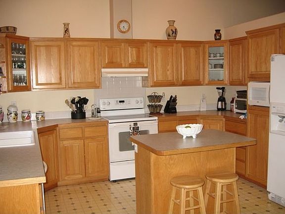Large Kitchen with Island