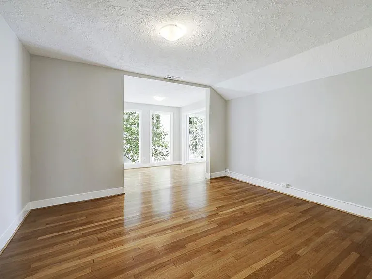 3605 Plumb St — Photo 15