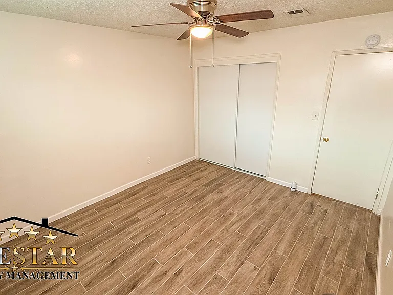 609 Grace St — Photo 10
