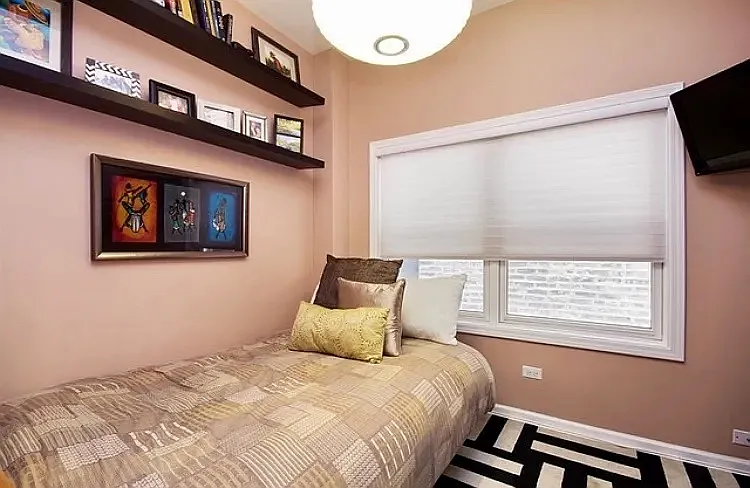 1639 N Oakley Ave #2 — Photo 8
