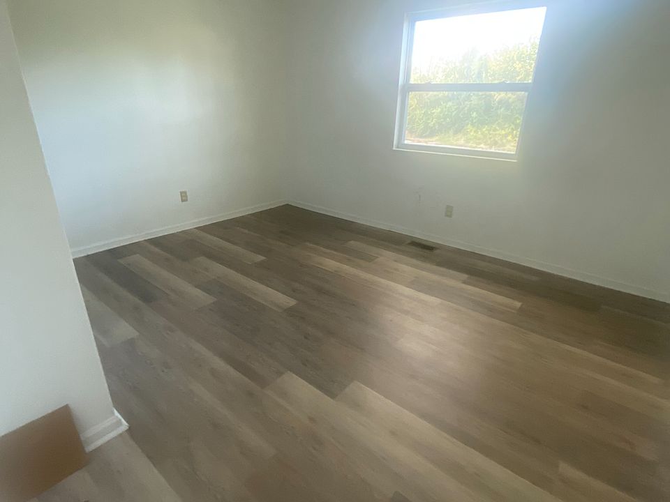 1st image of 79 Beechwood Dr