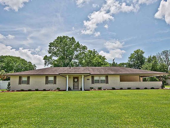 2nd image of 204 Estate Dr