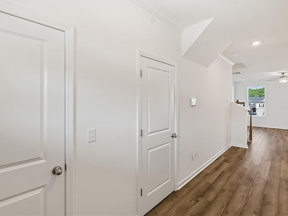 2nd image of 433 Belgrove Way